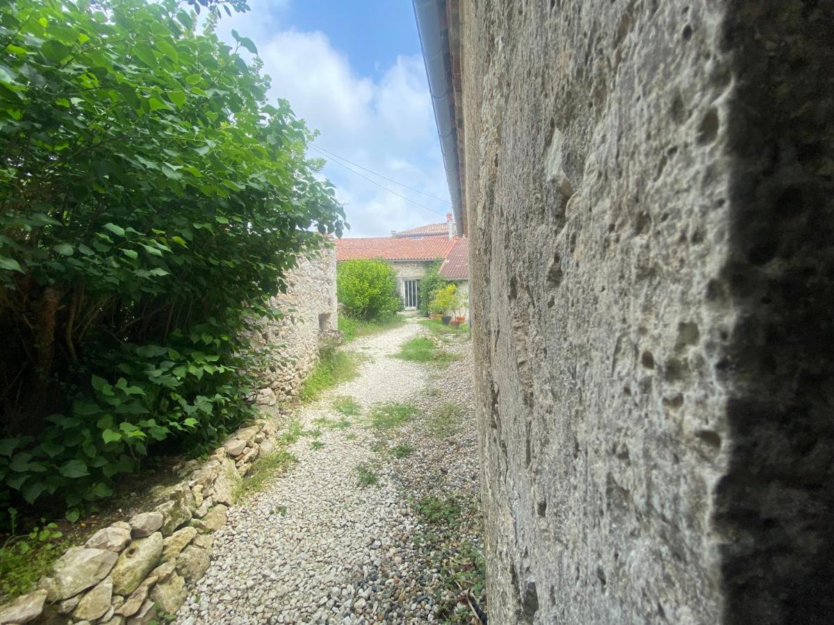 Studio pour 4 personnes au Sabathé Saint-Mezard Extérieur photo